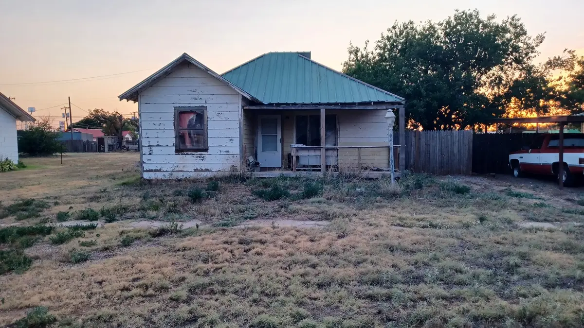 125 N Farmer Avenue, Crosbyton, TX 79322 - #1