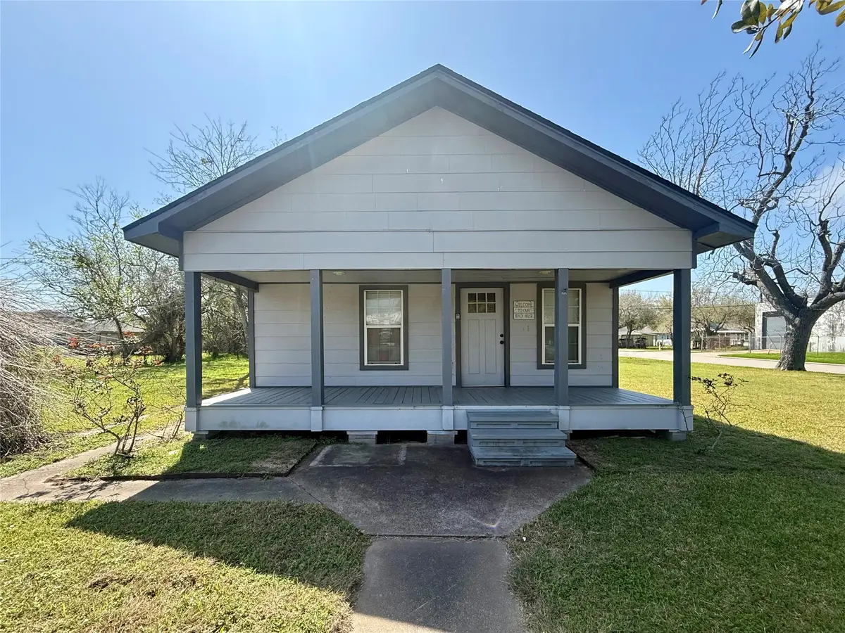 429 W 2nd Street, Freeport, TX 77541 - #1