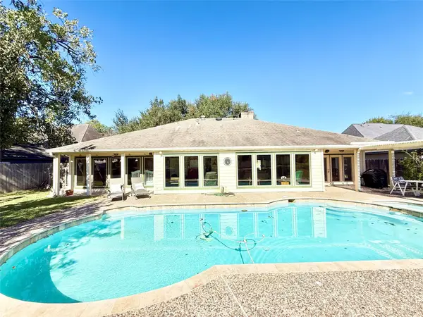 3915 Pleasant Valley Drive, Missouri City, TX 77459