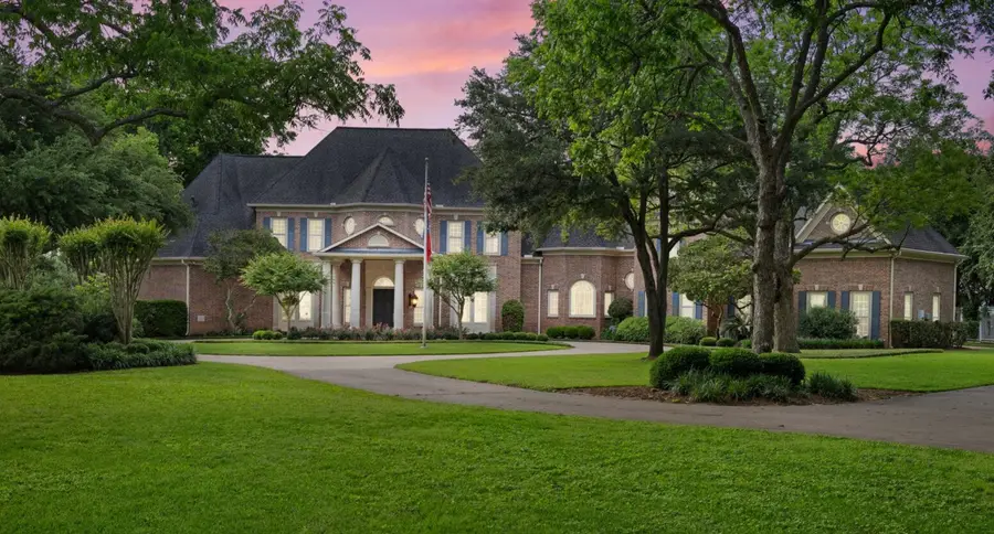 1217 N Horseshoe Drive, Sugar Land, TX 77478 - #3