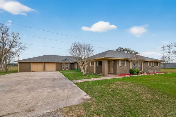 7715 County Road 383, Rosharon, TX 77583