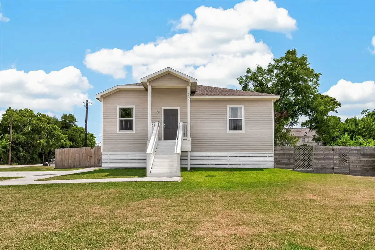 403 S 2nd Street, La Porte, TX 77571 - #1