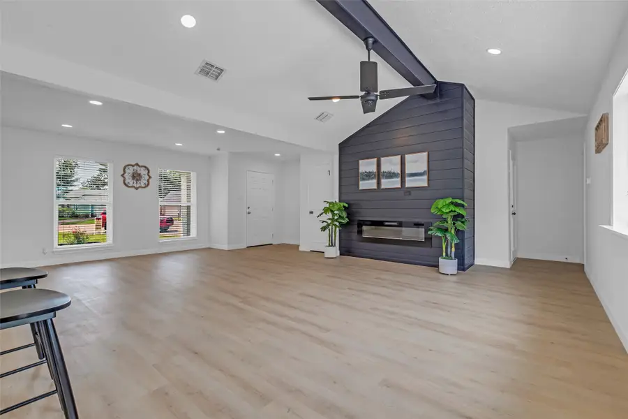 9607 Kemp Forest Drive, Houston, TX 77080 - Image #3