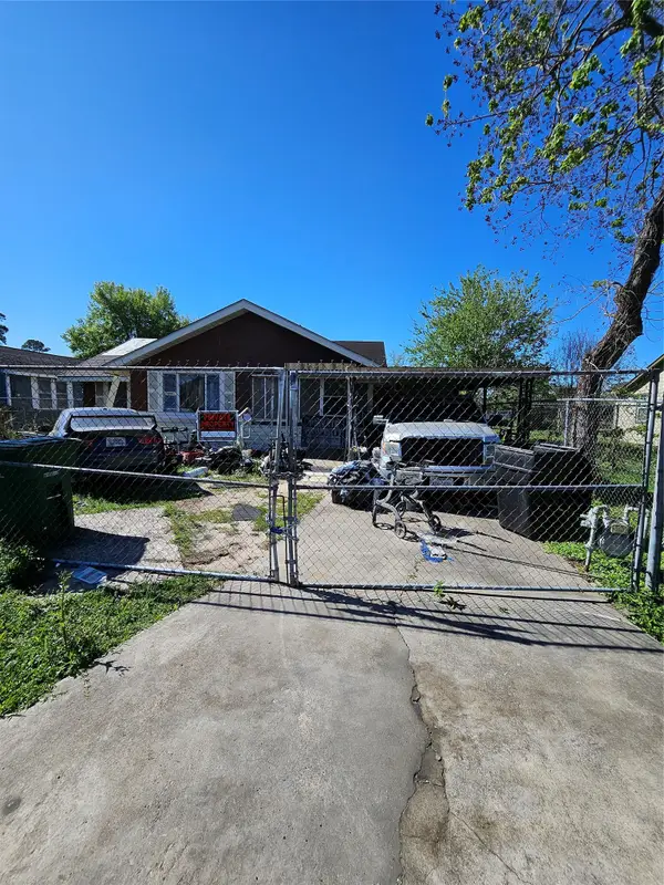 6826 Larkstone Street, Houston, TX 77028