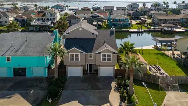 1095 Redfish Street, Bayou Vista, TX 77563