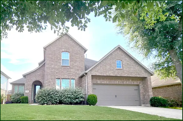 104 Forest Bend Court, Clute, TX 77531