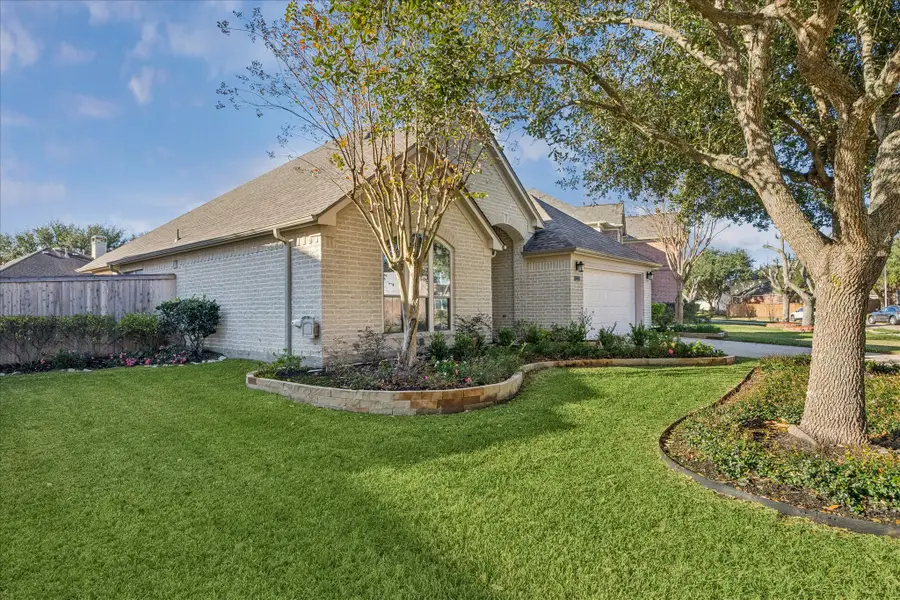 2201 Cambridge Shores Lane, Pearland, TX 77584 - Image #3