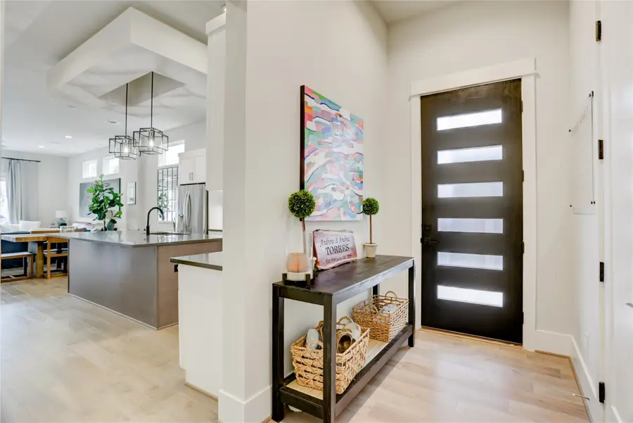 1022 Dorothy Street, Houston, TX 77008 - Image #2