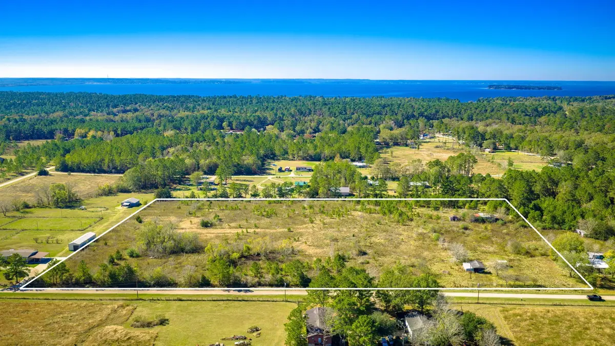 331 Longhorn Drive N, Livingston, TX 77351 - Image #1