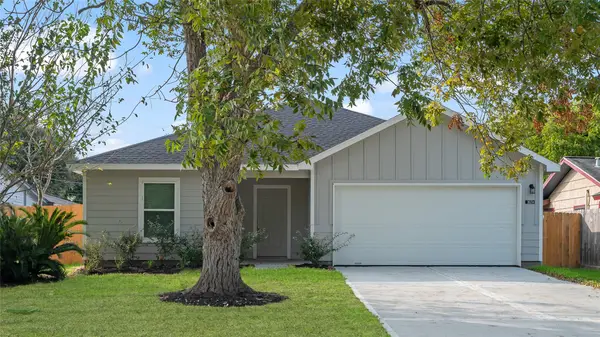 1617 14th Avenue N, Texas City, TX 77590