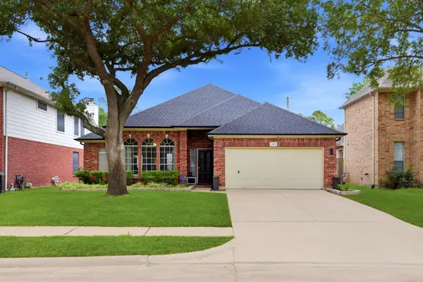 2105 Mossy Trail Drive, Katy, TX 77450
