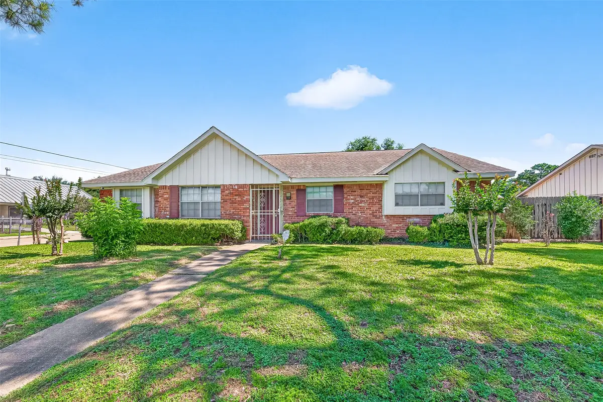 8022 Stroud Dr, Houston, TX 77036 - #1