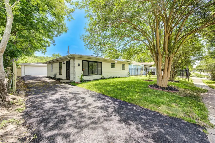 4914 Pershing Street, Houston, TX 77033 - Image #3