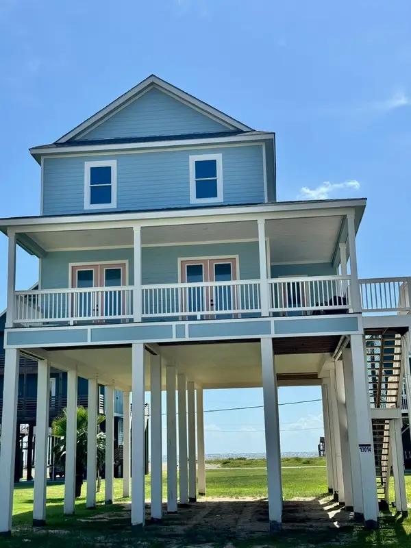 13014 Buccaneer Parkway, Freeport, TX 77541