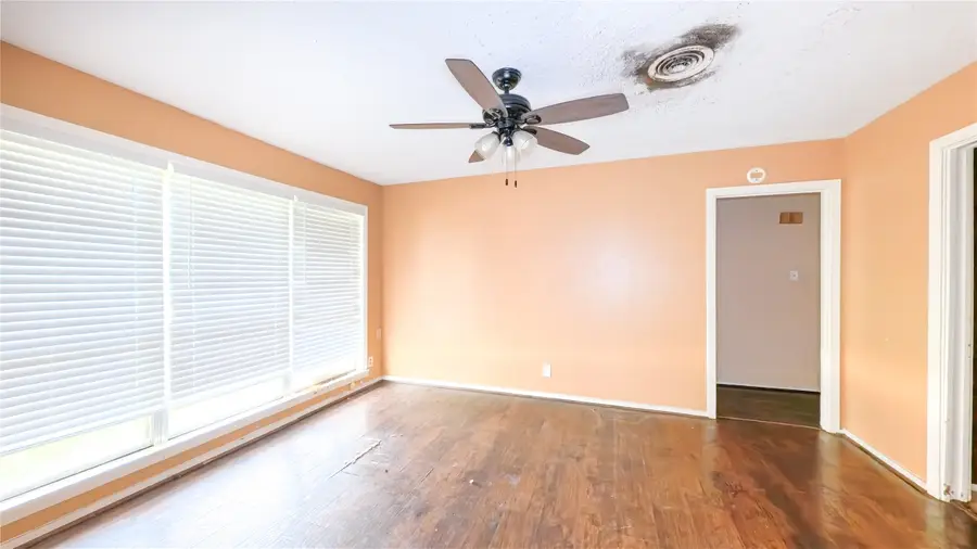 5602 Flamingo Drive, Houston, TX 77033 - #2
