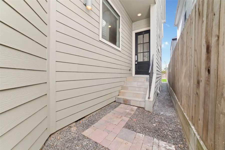 1917 W 15th Street #A, Houston, TX 77008 - Image #3