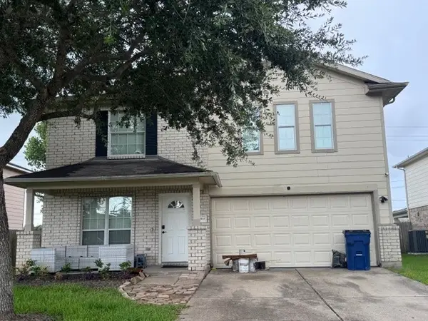 11001 Groveshire Drive, Texas City, TX 77591