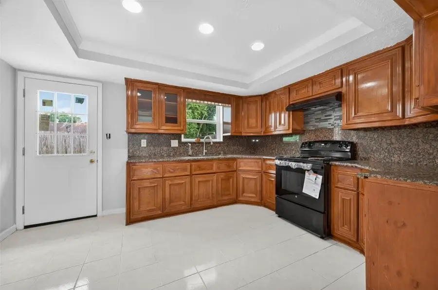 10414 Gulfstream Lane, Sugar Land, TX 77498 - Image #3