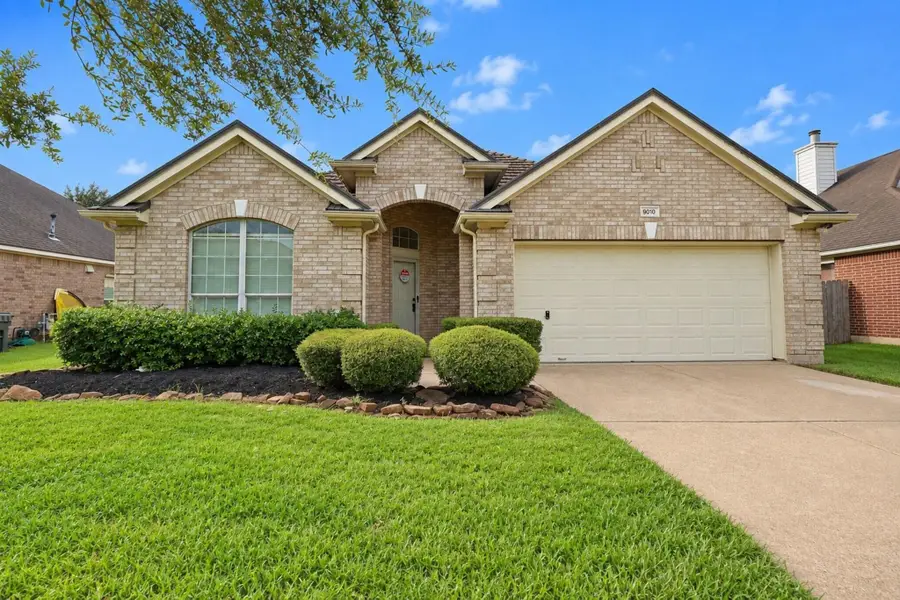 9010 Sunrise Trail, Pearland, TX 77584 - #2