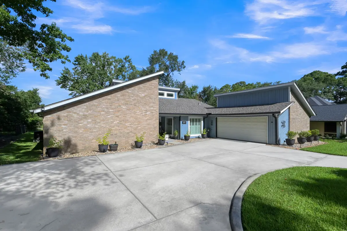 204 Springs Edge Drive, Conroe, TX 77356 - #1