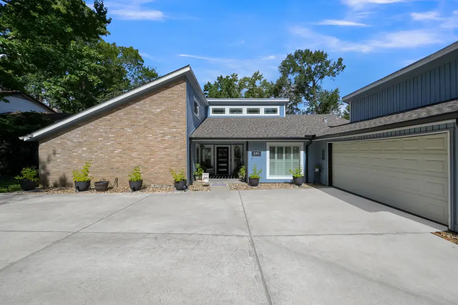 204 Springs Edge Drive, Conroe, TX 77356 - #3