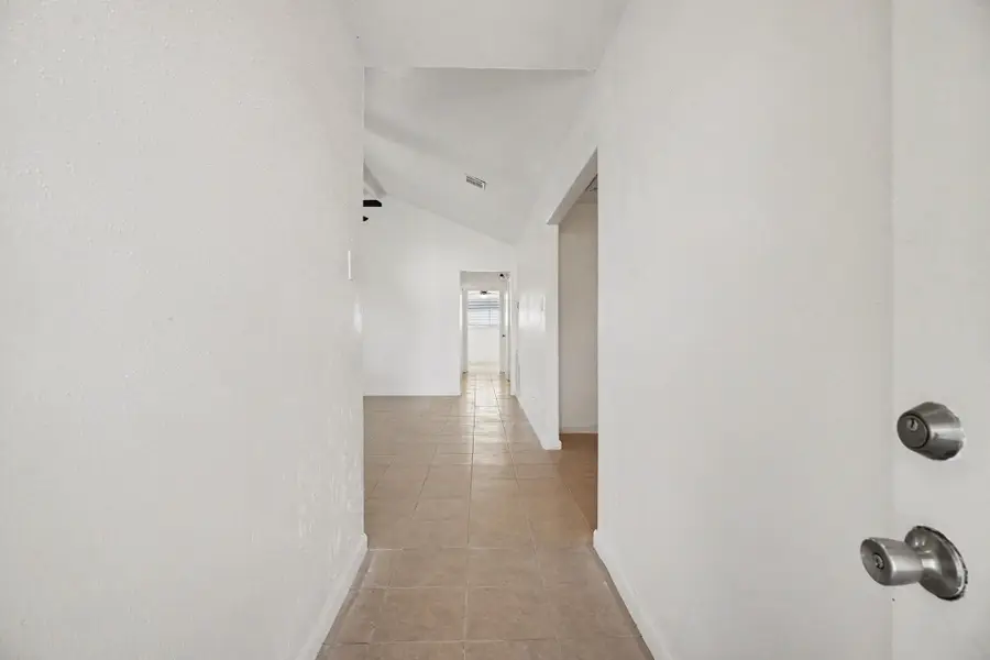 1805 Chickadee Drive, League City, TX 77573 - Image #3