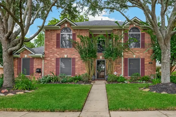 314 Willowood Drive, League City, TX 77573