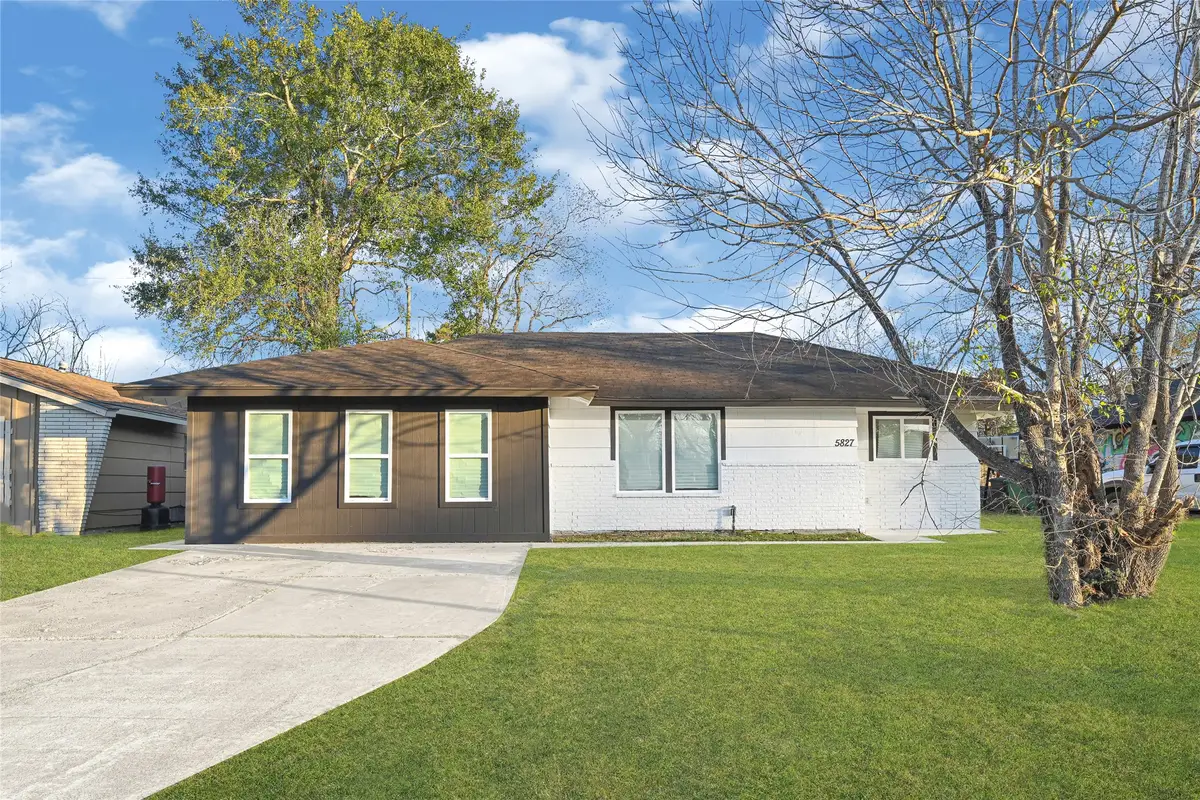 5827 Heron Drive, Houston, TX 77033 - Image #1