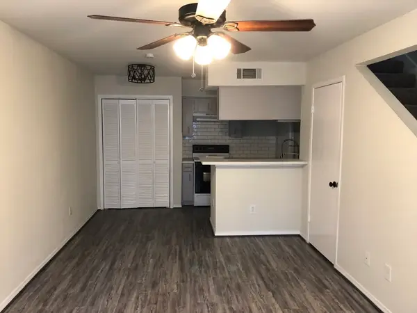 2100 S Wilcrest Drive S #121, Houston, TX 77042