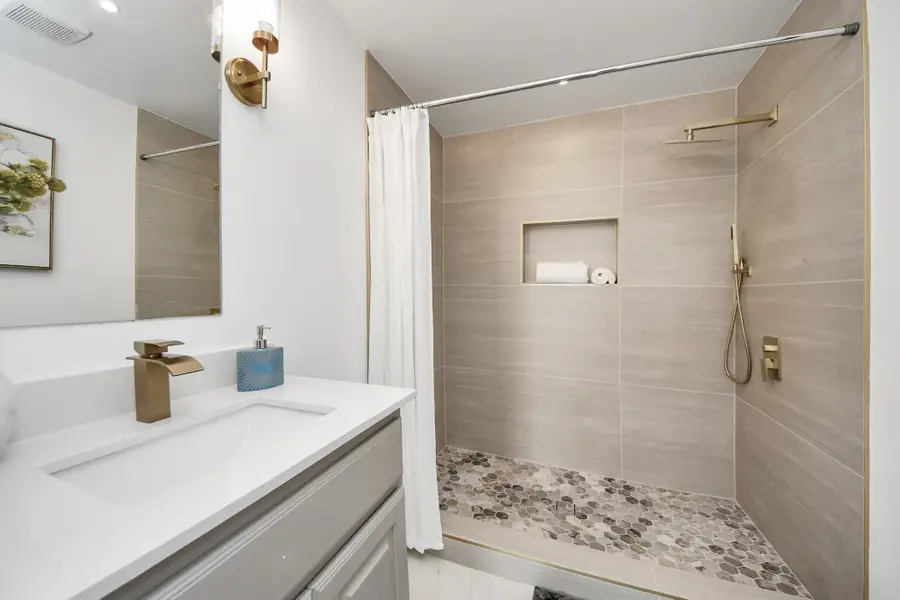 4215 Eli St Street, Houston, TX 77007 - Image #3