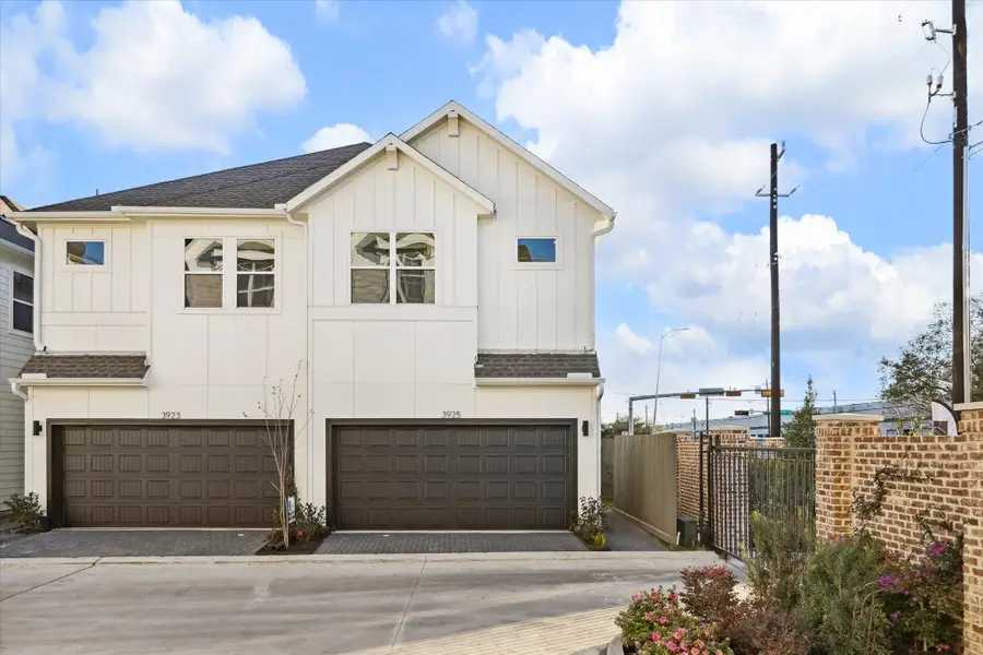 3925 Willowbend Point, Houston, TX 77025 - Image #2