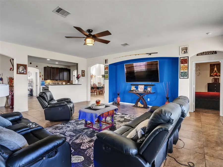 5438 Seabird Street, Baytown, TX 77521 - Image #2