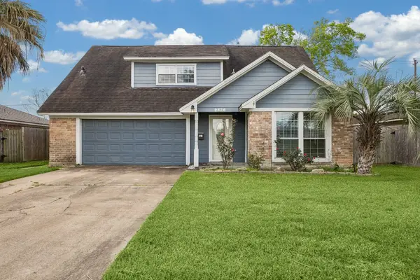 9826 Carlow Lane, La Porte, TX 77571
