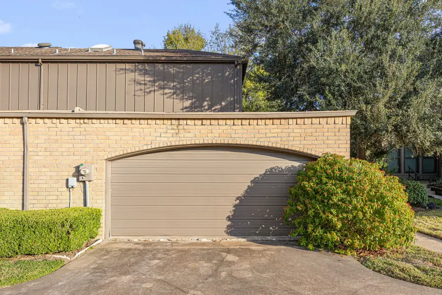 18118 Lakeside Lane, Houston, TX 77058 - Image #2
