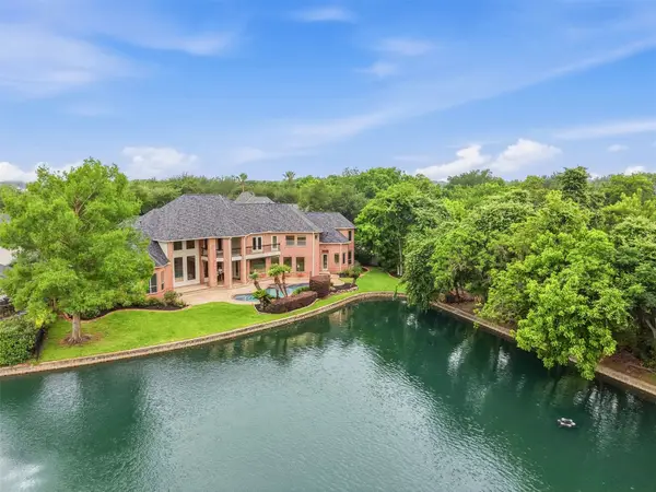 5002 Regency Drive, Sugar Land, TX 77479