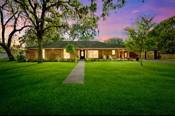 8555 Matthews Lane, Magnolia, TX 77354