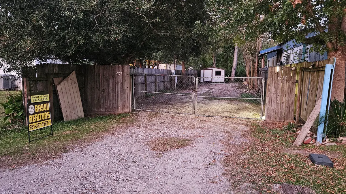 4727 8th Street, Bacliff, TX 77518 - Image #1