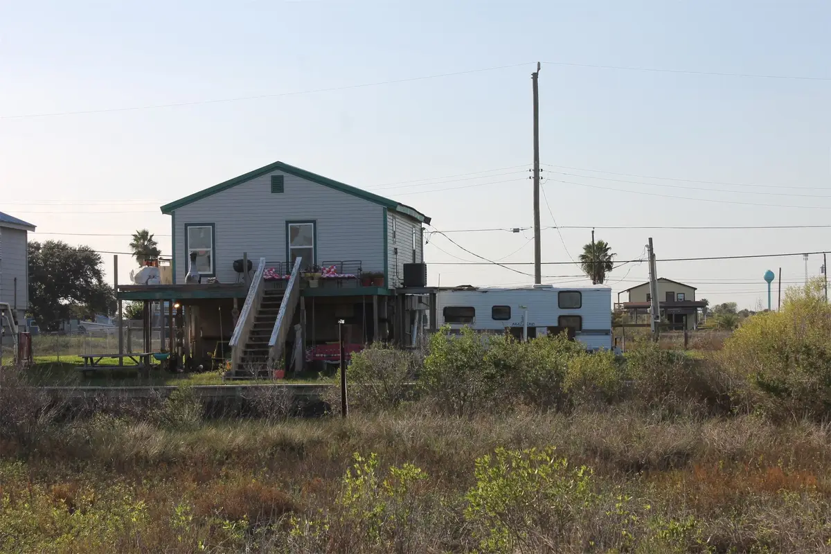 7115 W Hunter Drive, Hitchcock, TX 77563 - Image #1