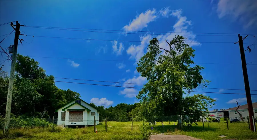 5070 Sunflower Street, Houston, TX 77033 - #2