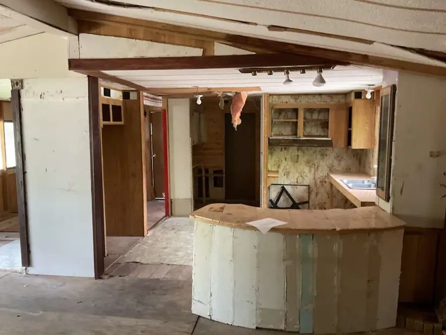 108 Bounty Street, Blessing, TX 77419 - Image #3