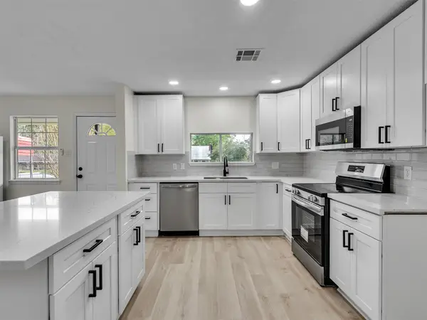 215 Sparkling Water Drive, Huffman, TX 77336