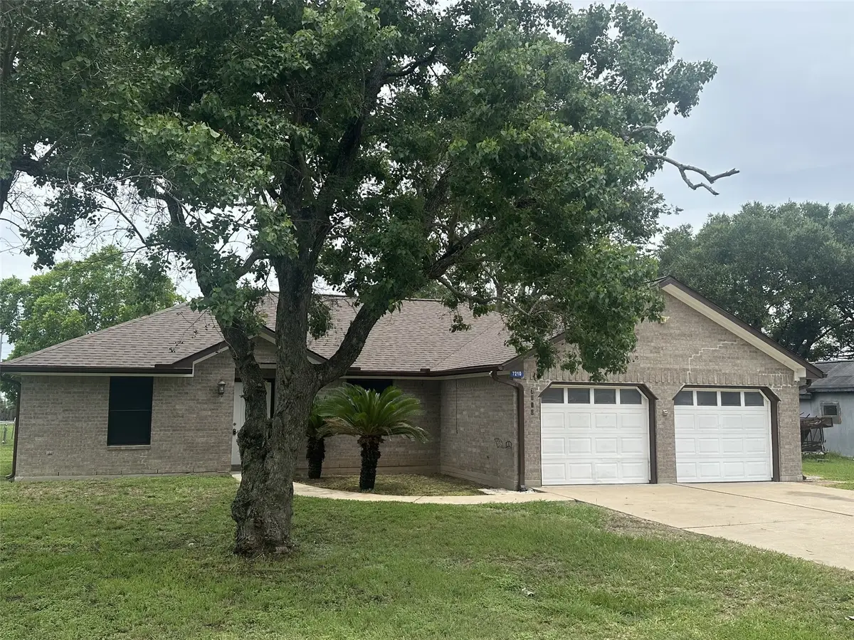 7210 Mikes, Wallis, TX 77485 - #1