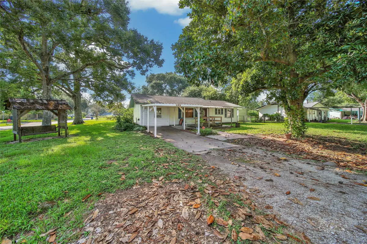 202 Hammond Loop, Sweeny, TX 77480 - #1