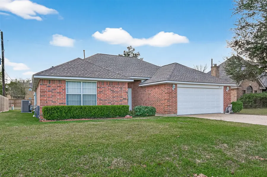 8718 Rowen Court, Needville, TX 77461 - Image #2