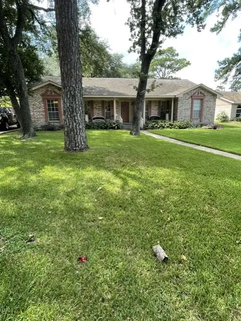 22207 N Greenbrook Drive N, Houston, TX 77073