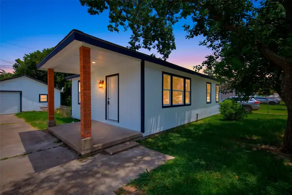 1004 11th Street N, Texas City, TX 77590