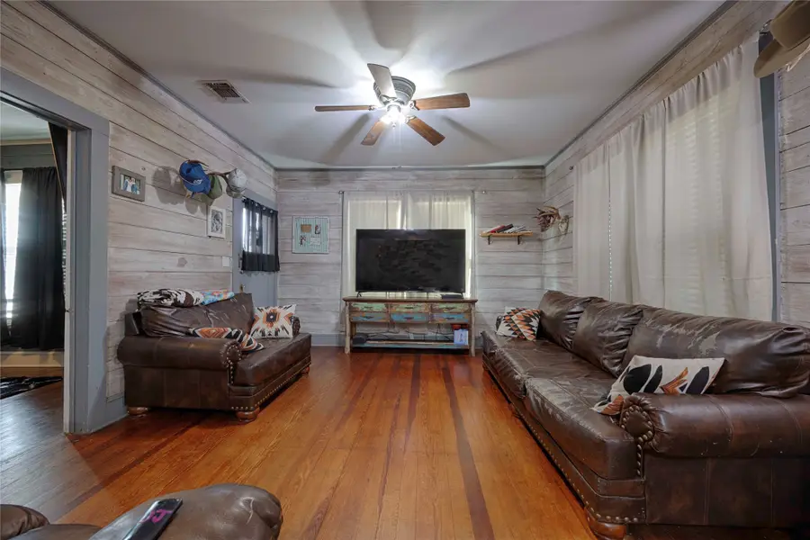 309 Anderson Street, Schulenburg, TX 78956 - #3