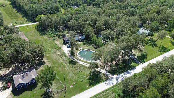 124 Co Rd 4017, Dayton, TX 77535