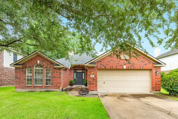 205 Mango Street, Lake Jackson, TX 77566