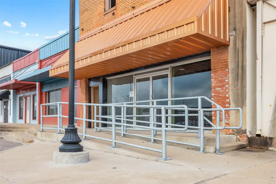 922 E Commerce Street, Buffalo, TX 75831 - Image #3